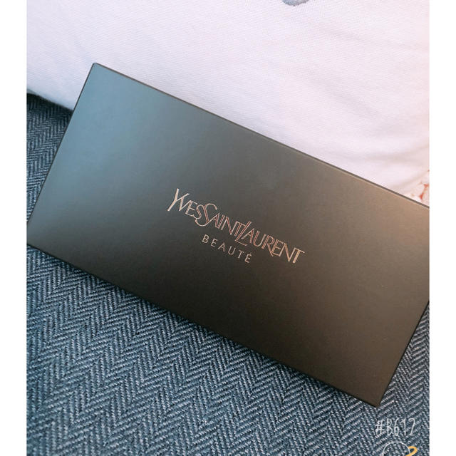 Yves Saint Laurent Beaute(イヴサンローランボーテ)のYSLブラシセットポーチ❤︎限定品 コスメ/美容のキット/セット(コフレ/メイクアップセット)の商品写真