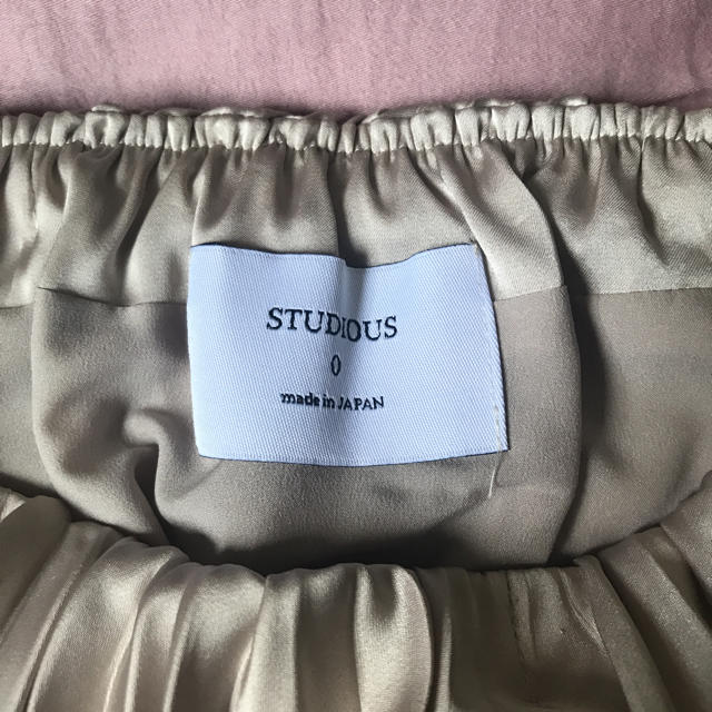 STUDIOUS(ステュディオス)のstudious ミモレプリーツスカート レディースのスカート(ひざ丈スカート)の商品写真