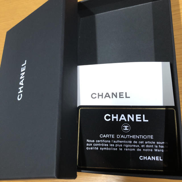 CHANEL(シャネル)の新品シャネルiPhoneXケース スマホ/家電/カメラのスマホアクセサリー(iPhoneケース)の商品写真