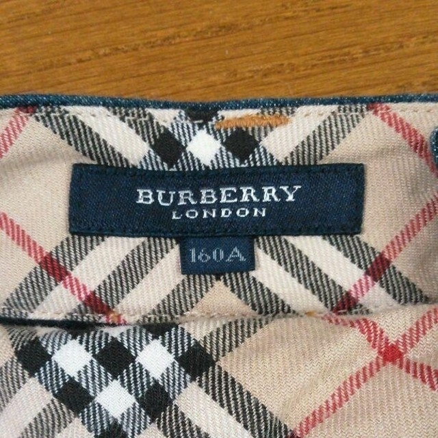 BURBERRY(バーバリー)のburberry　バーバリー　ガールズ　160size　カプリ　パンツ　デニム キッズ/ベビー/マタニティのキッズ服女の子用(90cm~)(パンツ/スパッツ)の商品写真