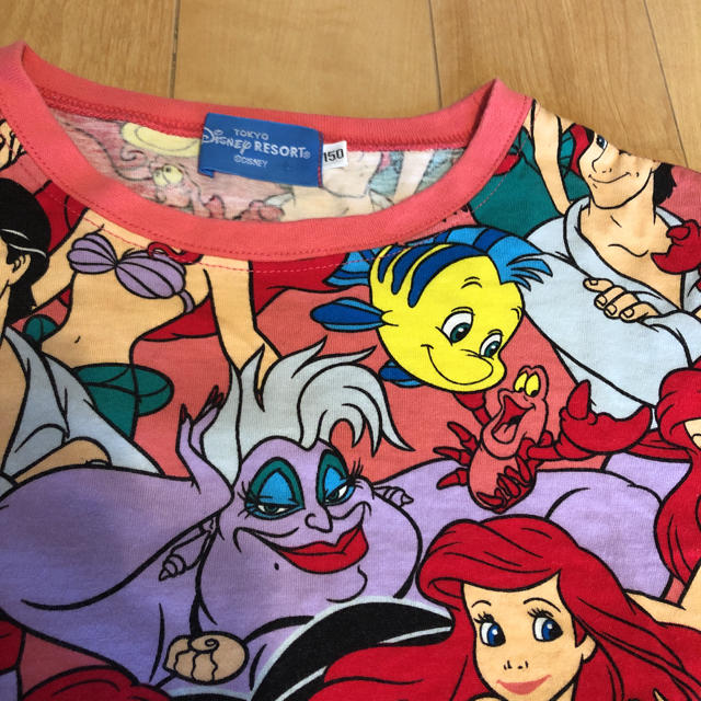 Disney(ディズニー)のアリエル総柄Ｔシャツ150 キッズ/ベビー/マタニティのキッズ服女の子用(90cm~)(Tシャツ/カットソー)の商品写真