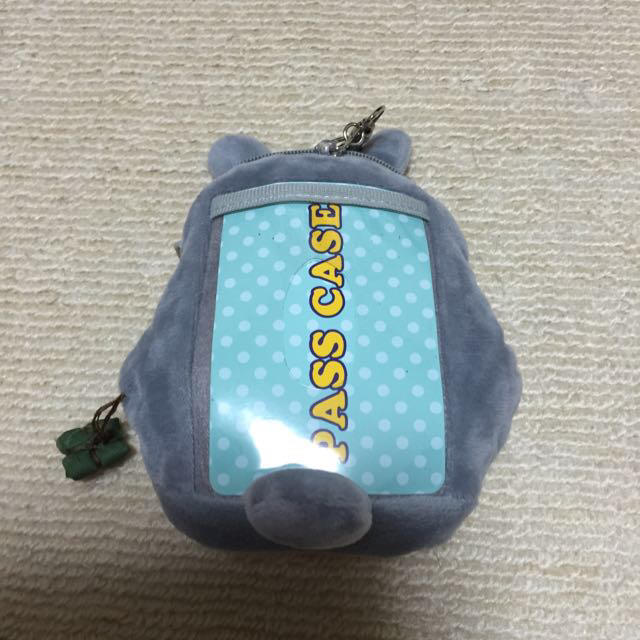 トトロ風パスケース エンタメ/ホビーのおもちゃ/ぬいぐるみ(ぬいぐるみ)の商品写真