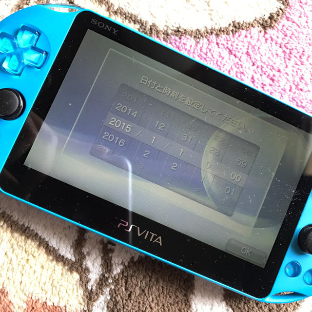 PlayStation Vita(プレイステーションヴィータ)のPlayStation®Vitaサファイア・ブルーWi-F ケース・メモ8GB付 エンタメ/ホビーのゲームソフト/ゲーム機本体(携帯用ゲーム機本体)の商品写真