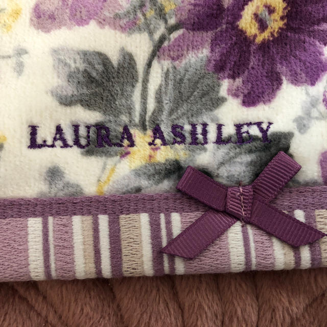 LAURA ASHLEY(ローラアシュレイ)のローラアシュレイ✨新品未使用タオルハンカチ レディースのファッション小物(ハンカチ)の商品写真