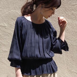 アズールバイマウジー(AZUL by moussy)のAZUL ENCANTO   キャンディースリーブ　ギャザーブラウス(シャツ/ブラウス(長袖/七分))