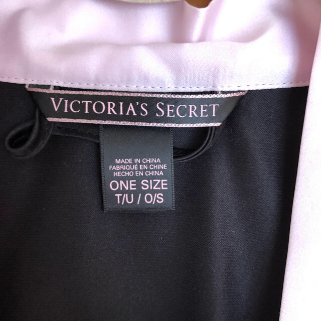 Victoria's Secret(ヴィクトリアズシークレット)のVictoria secret サテンガウン レディースのルームウェア/パジャマ(ルームウェア)の商品写真