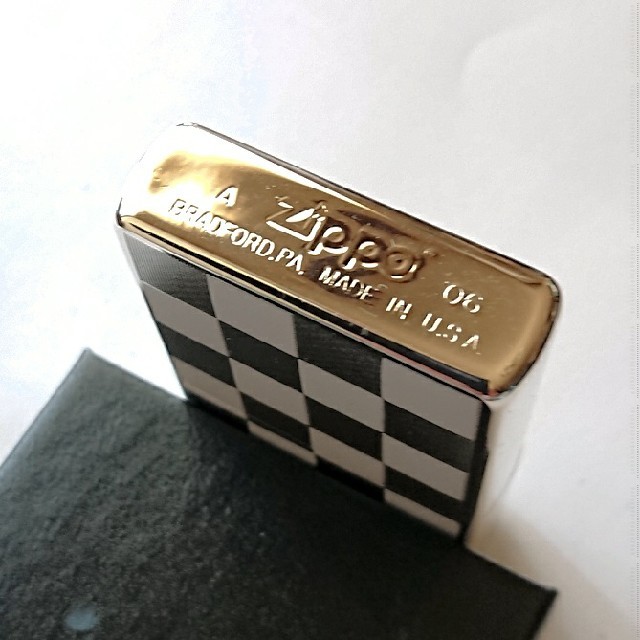 ZIPPO(ジッポー)のZippo “両面“チェック柄 / ホワイト メンズのファッション小物(タバコグッズ)の商品写真