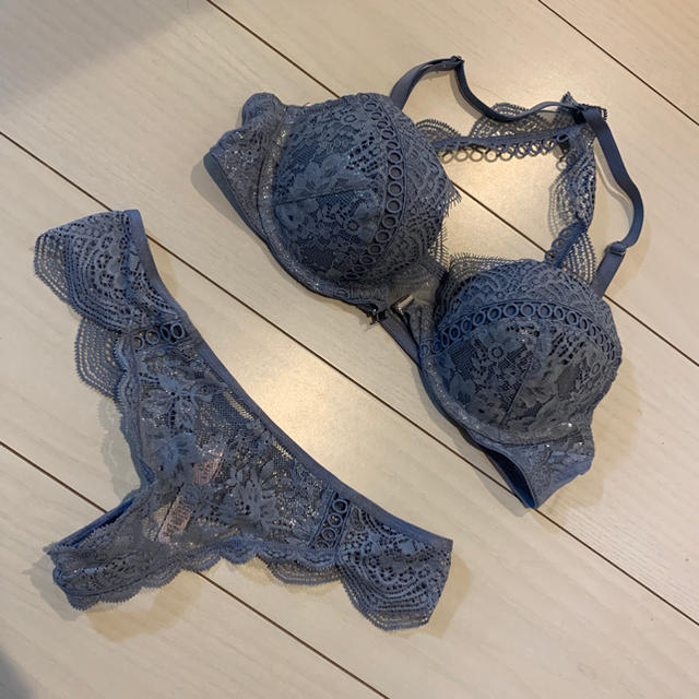 Victoria's Secret(ヴィクトリアズシークレット)のVictoriasSecret セット♪ レディースの下着/アンダーウェア(ブラ&ショーツセット)の商品写真