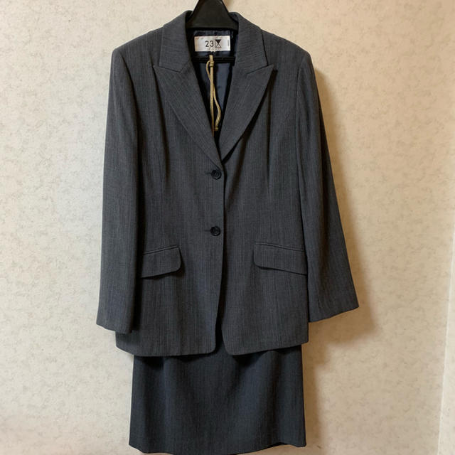 23区 - スーツ(大きいサイズ46)の通販 by Qooさん's shop｜ニジュウサンクならラクマ