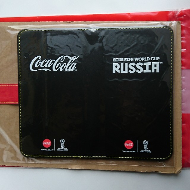コカ・コーラ(コカコーラ)のコカ・コーラ スマホケース 非売品 スマホ/家電/カメラのスマホアクセサリー(モバイルケース/カバー)の商品写真