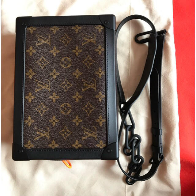 LOUIS VUITTON(ルイヴィトン)の LOUIS VUITTON VIRGIL ABLOH ・ ソフトトランク メンズのバッグ(ショルダーバッグ)の商品写真