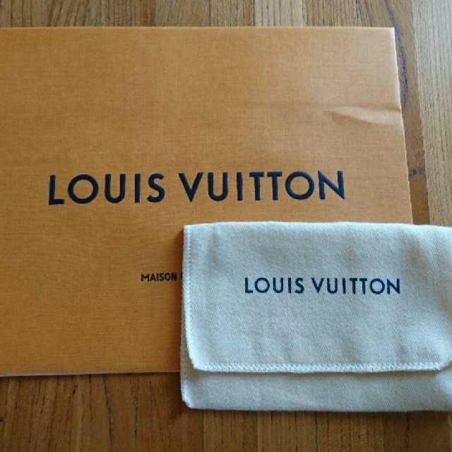 LOUIS VUITTON(ルイヴィトン)のルイヴィトンショップ袋&保存袋 レディースのバッグ(ショップ袋)の商品写真