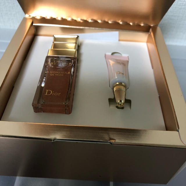 Christian Dior(クリスチャンディオール)のdior プレステージセラミドローズ コスメ/美容のスキンケア/基礎化粧品(美容液)の商品写真