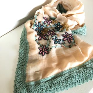 グレースコンチネンタル(GRACE CONTINENTAL)の刺繍付き ストール(ストール/パシュミナ)