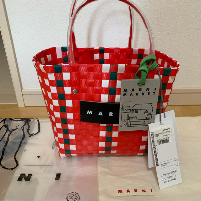 Marni(マルニ)のマルニマーケット ピクニックバッグミニ レッド  レディースのバッグ(かごバッグ/ストローバッグ)の商品写真