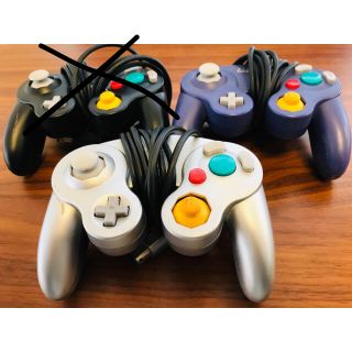 ニンテンドーゲームキューブ(ニンテンドーゲームキューブ)の【専用】ゲームキューブ コントローラー 青と白 2つセット(家庭用ゲーム機本体)