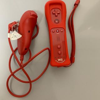 ウィー(Wii)のwii  リモコン＋ヌンチャク セット レッド(家庭用ゲーム機本体)