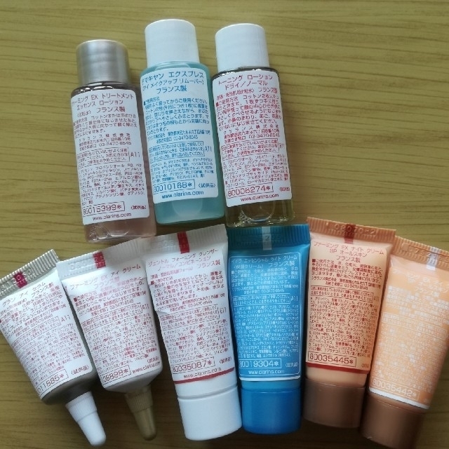 CLARINS(クラランス)のクラランス　化粧品サンプルセット コスメ/美容のキット/セット(サンプル/トライアルキット)の商品写真