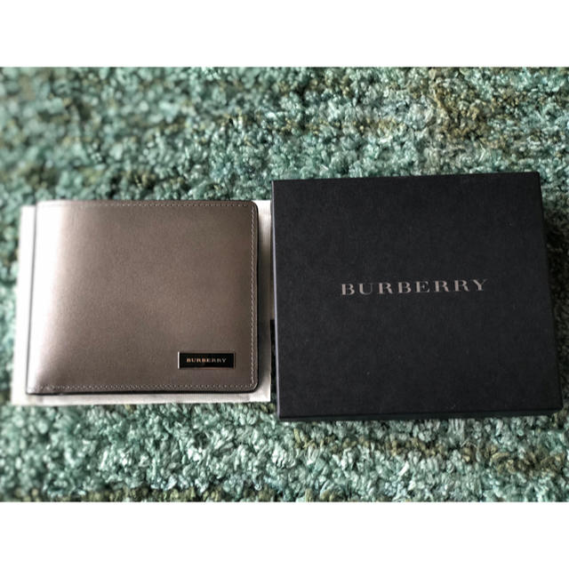 BURBERRY(バーバリー)の新品・バーバリー二つ折り財布  メンズのファッション小物(折り財布)の商品写真