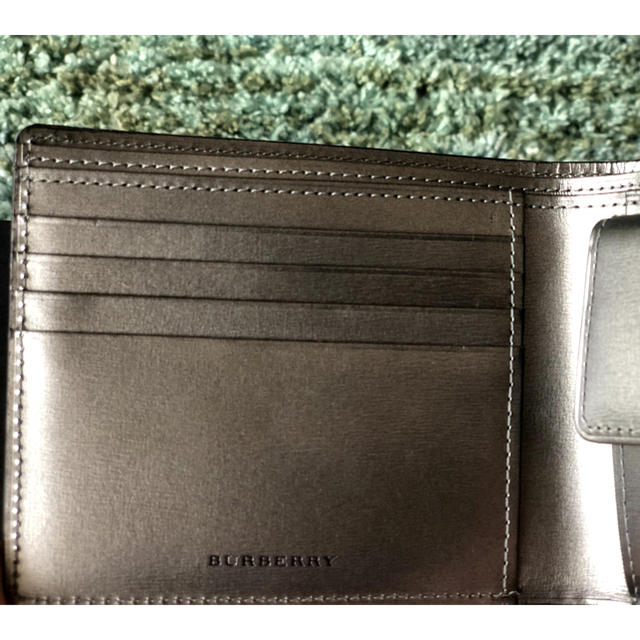 BURBERRY(バーバリー)の新品・バーバリー二つ折り財布  メンズのファッション小物(折り財布)の商品写真