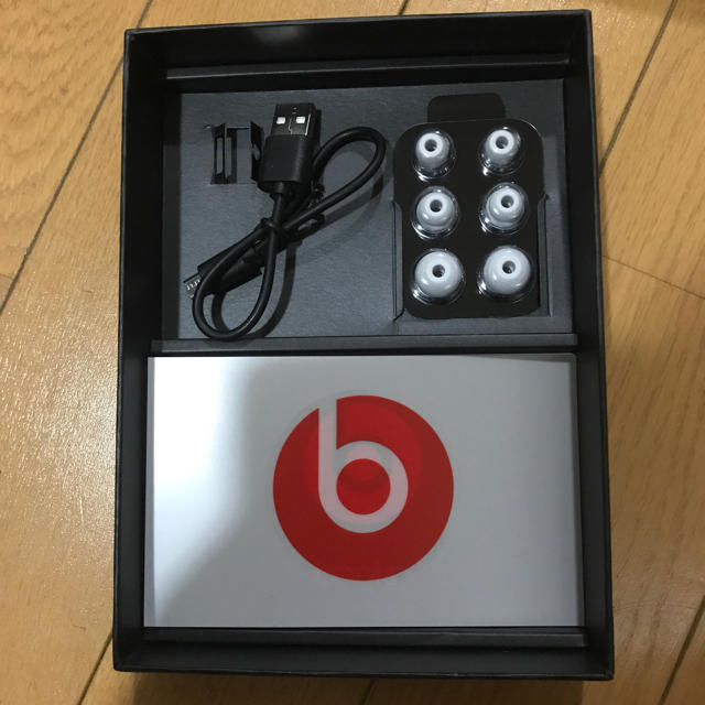 Beats by Dr Dre(ビーツバイドクタードレ)のbeats X ワイヤレスイヤホン スマホ/家電/カメラのスマホアクセサリー(ストラップ/イヤホンジャック)の商品写真