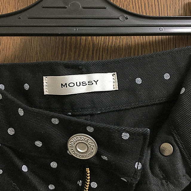 BLACK by moussy(ブラックバイマウジー)のMOUSSY ドットスキニーパンツ 黒 レディースのパンツ(スキニーパンツ)の商品写真