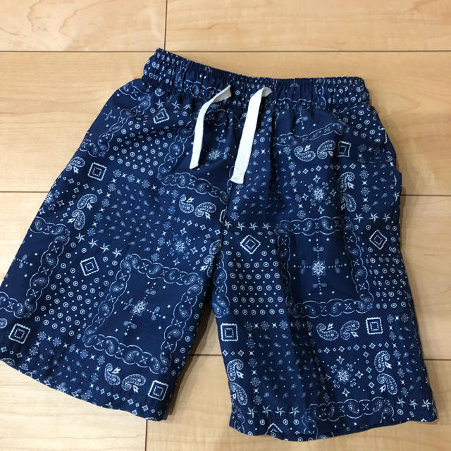 西松屋(ニシマツヤ)のキッズ 水着 95㎝ ペイズリー柄 キッズ/ベビー/マタニティのキッズ服男の子用(90cm~)(水着)の商品写真