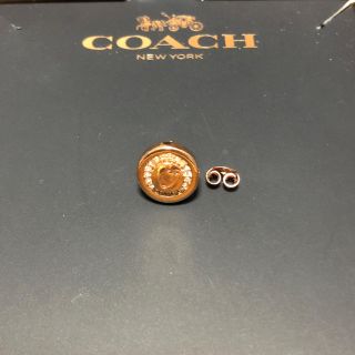 コーチ(COACH)のcoach  コーチピアス  ローズゴールド レディース   メンズ(ピアス)