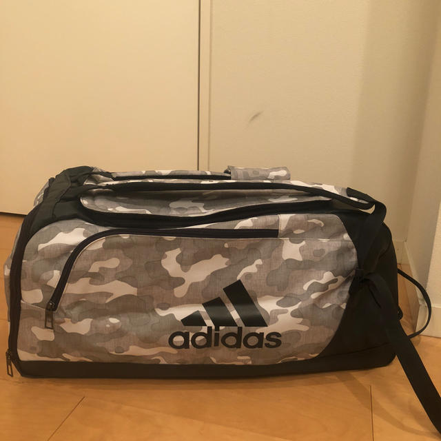 adidas(アディダス)のアディダス   ボストンバッグ       旅行や夏季学園に最適 メンズのバッグ(ボストンバッグ)の商品写真