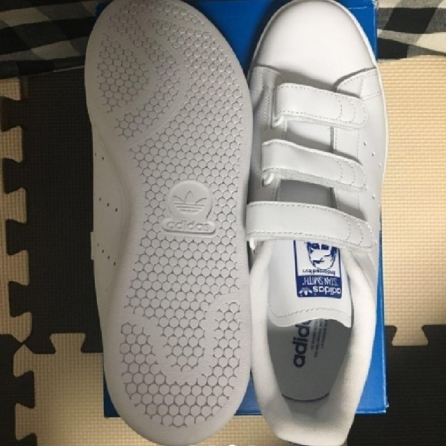 adidas(アディダス)のしん☆様5/26【新品】adidas スタンスミス ベルクロ（ブルー:27cm） メンズの靴/シューズ(スニーカー)の商品写真