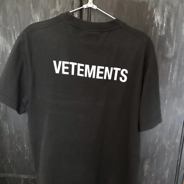 vetements staffTシャツTシャツ/カットソー(半袖/袖なし)