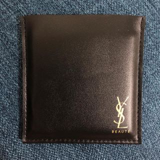 イヴサンローランボーテ(Yves Saint Laurent Beaute)の未使用新品✴︎YSL手鏡✴︎カバー付き(その他)