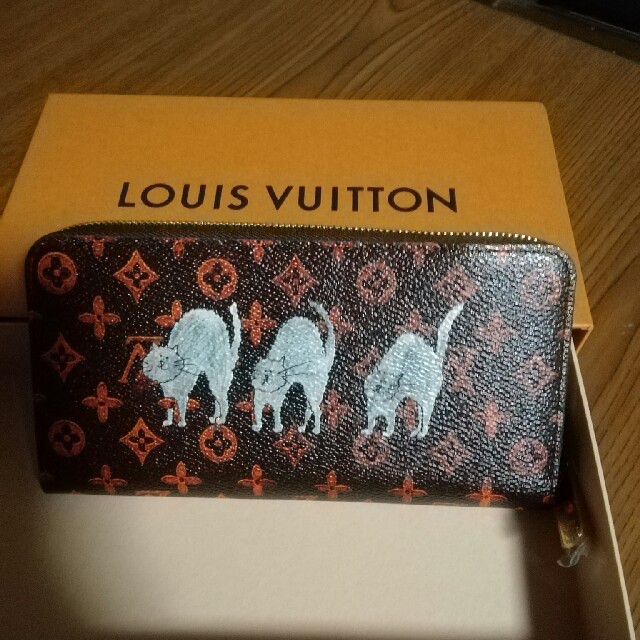 LOUIS VUITTON(ルイヴィトン)のじゅんじゅん様専用　ルイヴィトン　2018年限定　キャットグラム　 レディースのファッション小物(財布)の商品写真