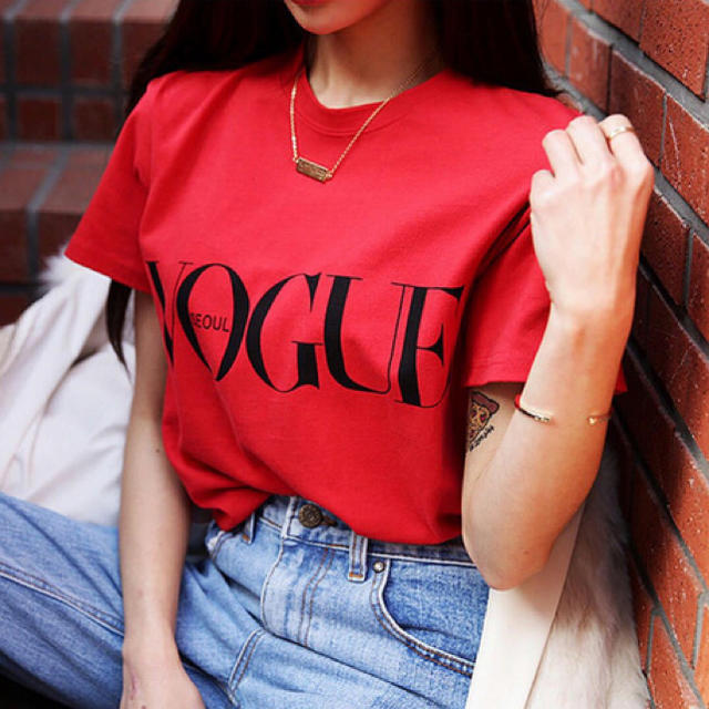 ロゴTシャツ VOGUE レディースのトップス(Tシャツ(半袖/袖なし))の商品写真