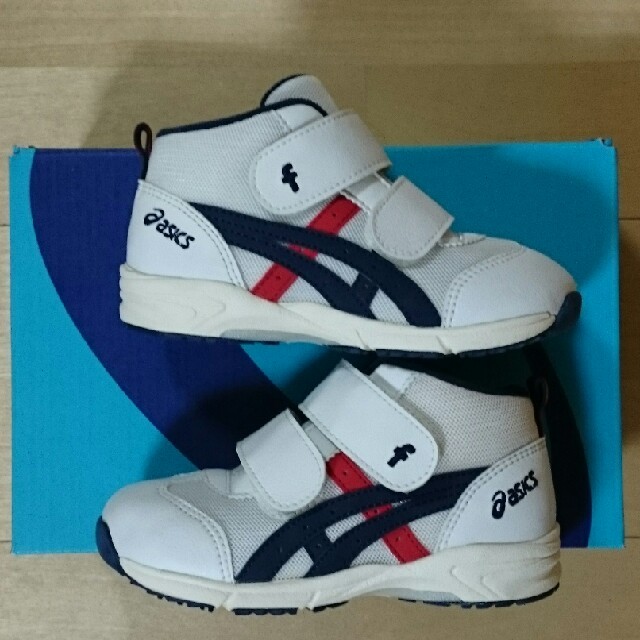 familiar(ファミリア)のfamiliar×asicsキッズシューズ 二足セット キッズ/ベビー/マタニティのキッズ靴/シューズ(15cm~)(スニーカー)の商品写真