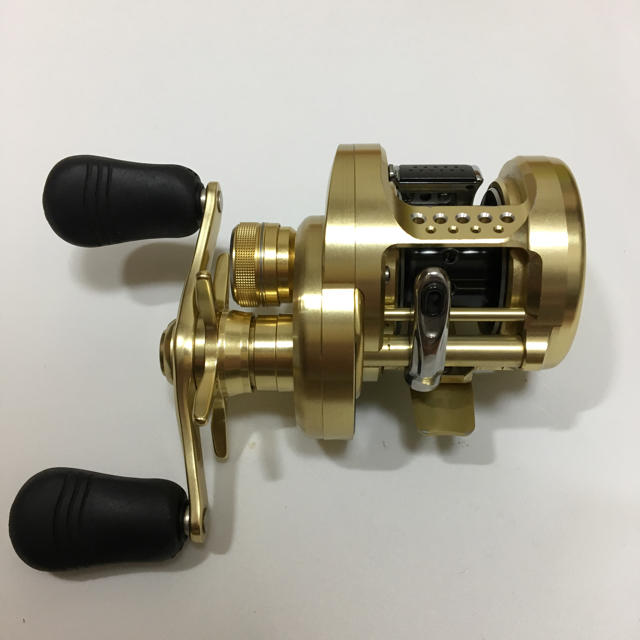 極上品 カルカッタコンクエスト100 3回使用のみの美品です。 - リール