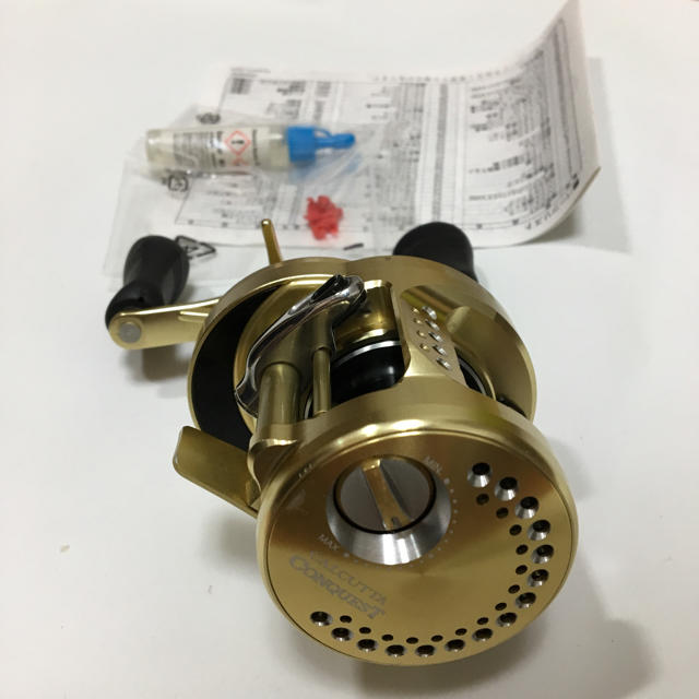 極上品 カルカッタコンクエスト100 3回使用のみの美品です。 - リール