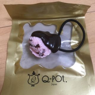 キューポット(Q-pot.)のQ-pot. ソースドチョコチップストロベリーアイスヘアゴム 原宿本店限定(ヘアゴム/シュシュ)