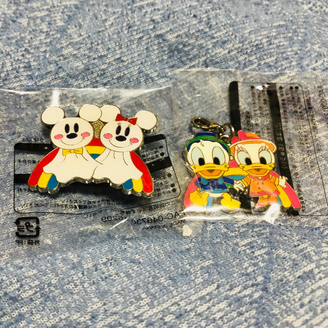 Disney 雨の日限定ピンパッジ チャームの通販 By サトミント S Shop ディズニーならラクマ