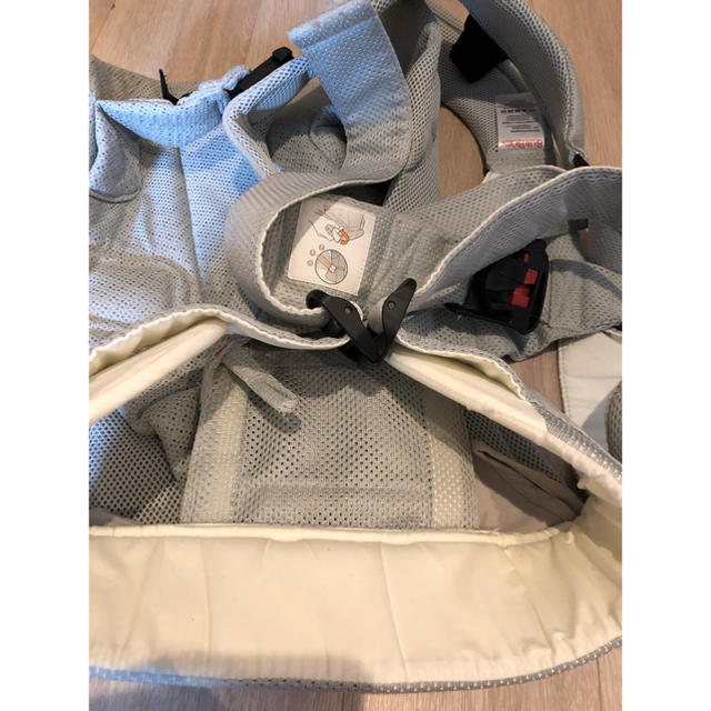 BABYBJORN(ベビービョルン)のベビービョルン 抱っこ紐 キッズ/ベビー/マタニティの外出/移動用品(抱っこひも/おんぶひも)の商品写真