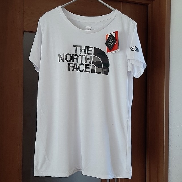 THE NORTH FACE(ザノースフェイス)の新品♡ノースフェイス♡Tシャツ♡白♡レディースXL レディースのトップス(Tシャツ(半袖/袖なし))の商品写真