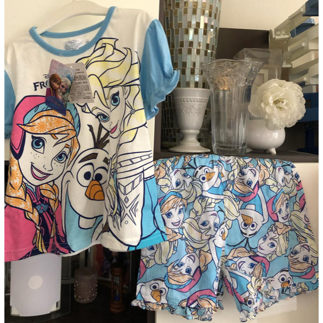 Disney(ディズニー)の新品タグ付きアナ雪アナと雪の女王半袖夏用パジャマ100ディズニー キッズ/ベビー/マタニティのキッズ服女の子用(90cm~)(パジャマ)の商品写真