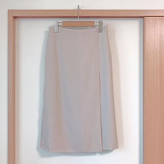 ユニクロ(UNIQLO)のタイトスカート ベージュ ユニクロ(ひざ丈スカート)