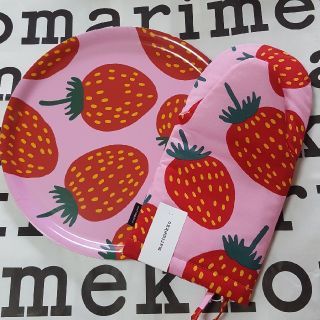 マリメッコ(marimekko)のマリメッコ トレイ＆オーブンミトンセット(テーブル用品)