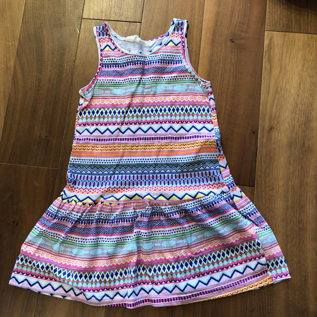 H&M(エイチアンドエム)のキッズワンピース キッズ/ベビー/マタニティのキッズ服女の子用(90cm~)(ワンピース)の商品写真