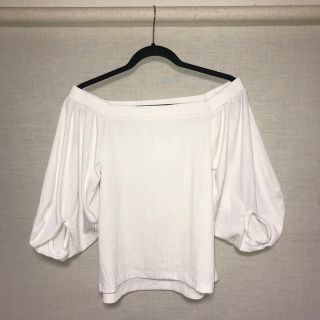 マウジー(moussy)のmoussy 白トップス(カットソー(半袖/袖なし))