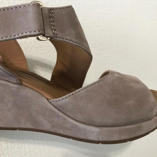 Clarks(クラークス)の★新品★Clarks サンダル 24.5 レディースの靴/シューズ(サンダル)の商品写真