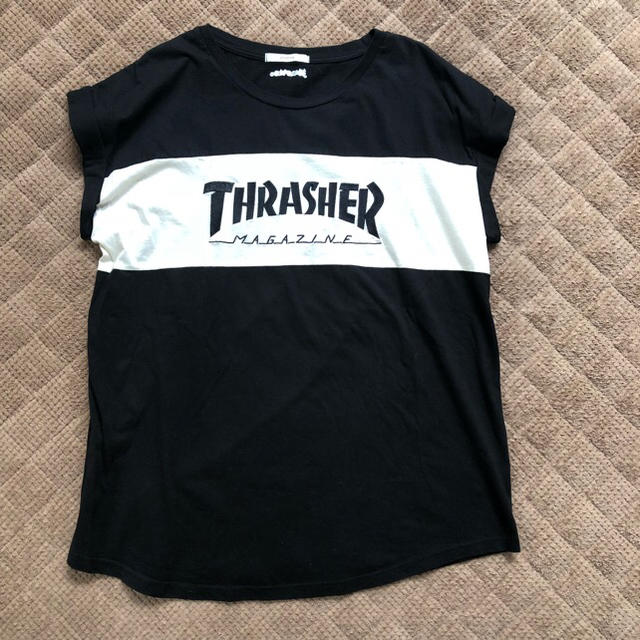 jouetie(ジュエティ)のjouetie★thrasher★コラボ★Tシャツ 美品★黒★トップス★ロゴ レディースのトップス(Tシャツ(半袖/袖なし))の商品写真