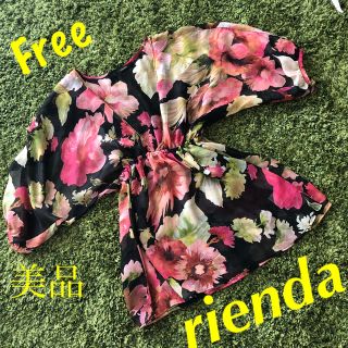 リエンダ(rienda)のリエンダFREEシフォントップス未使用に近い美品 大きい花柄(カットソー(半袖/袖なし))