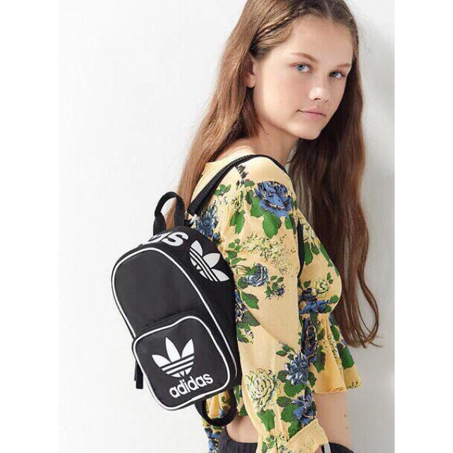 adidas(アディダス)のAdidasSANTIAGO MINI BACKPACK  ミニバックパック レディースのバッグ(リュック/バックパック)の商品写真